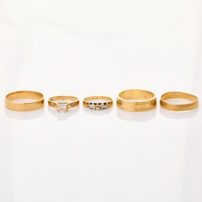 Collection of Five Rings in 9ct /10ct Yellow Gold