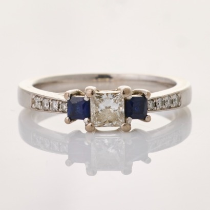 18ct White Gold, 0.27ct Sapphire / 0.40ct Diamond Ring