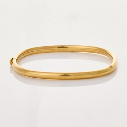 9ct Yellow Gold, Oval Hollow Bangle