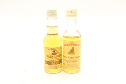 (1) Blended Scotch Whisky Miniatures, 2 Bottles Sold as One Lot