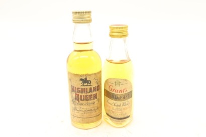 (1) Blended Scotch Whisky Miniatures, 2 Bottles Sold as One Lot