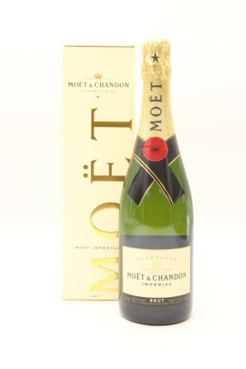 (1) NV Moet & Chandon Brut Imperial, Champagne (GB)