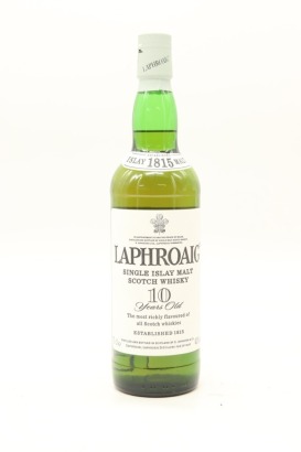 (1) Laphroaig 10 Year Old Single Malt Scotch Whisky, Islay, 40% ABV &diams;