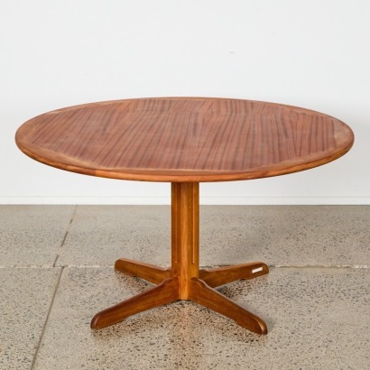 A Da Nina Otto Larsen Dining Table