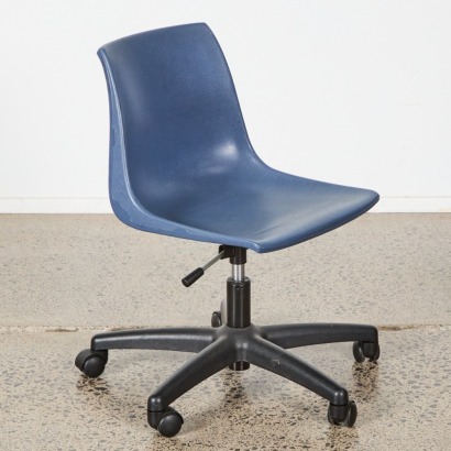 A Retro Style Formed Plastic Chair