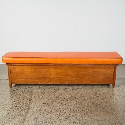 A Vintage Storage Chest/Bench Seat