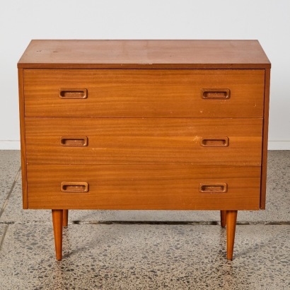 A Retro Three Drawer Set of Drawers