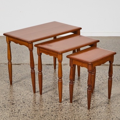 A Mid Century Airest Nest of Tables Mayflower Colonial Selection