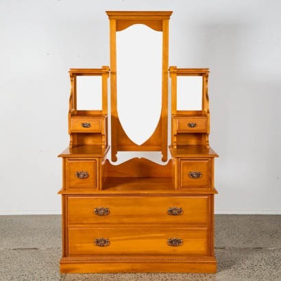 A Kauri Dressing Table
