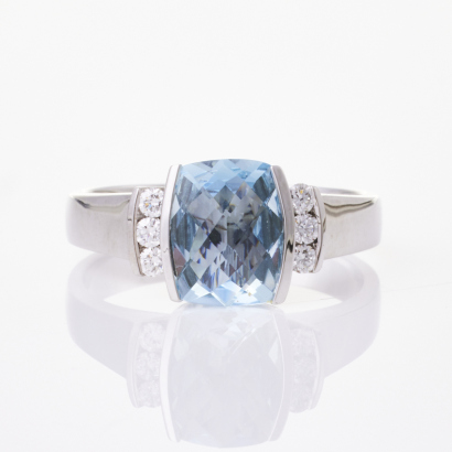 18ct White Gold, Cushion Cut Aquamarine / .12ct Diamond Ring