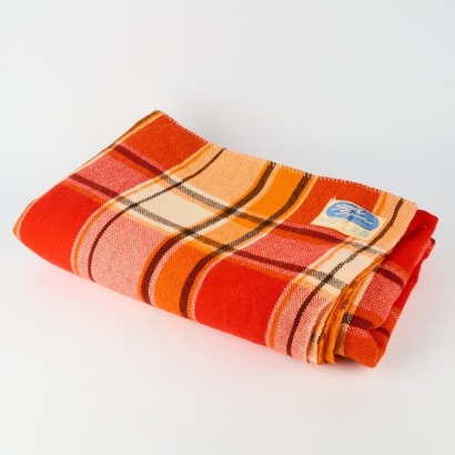 A Retro Star Spun Orange/Red Blanket