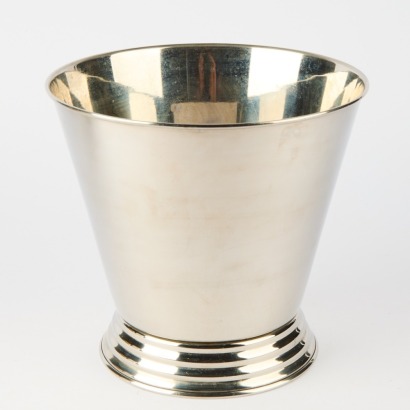 A Classic Stainless Steel Champagne Bucket by SHARDA