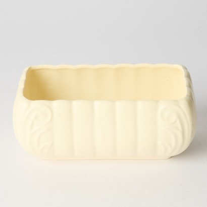 A Cream Crown Lynn Trough Vase