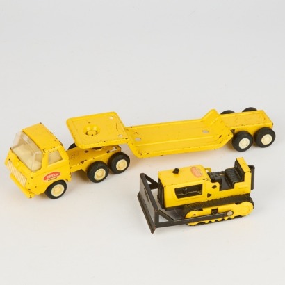 A Tonka Truck and Trailer with Digger Set, New Zealand