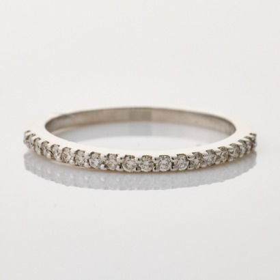 18ct White Gold, .25ct, Diamond Set Ring - Near new