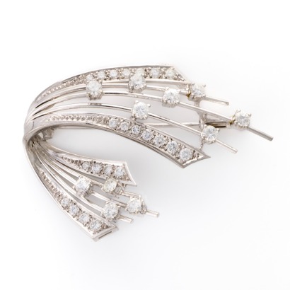 18ct White Gold, Traditional 1.70ct Diamond Ribbon Brooch