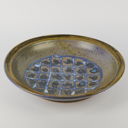 A Large New Zealand Studio Pottery Bowl