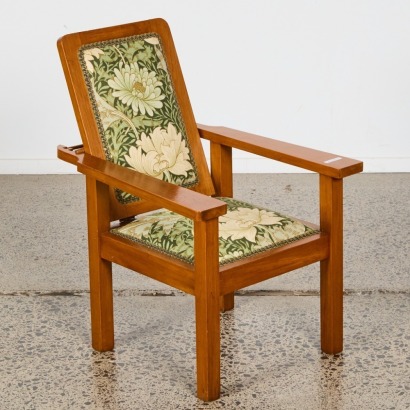 An Art Deco Rimu Child's Morris Chair