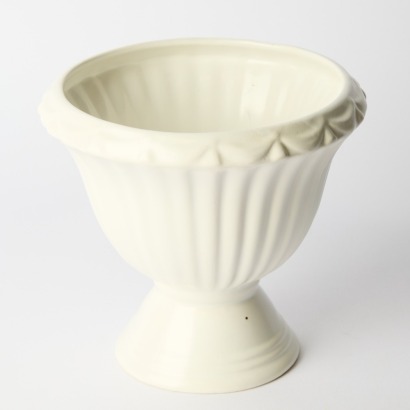 A White Crown Lynn Vase #2085