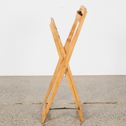 A Gentleman&rsquo;s Valet Stand