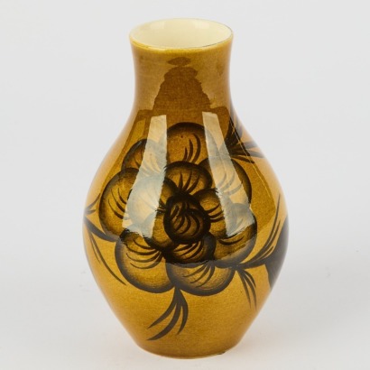 A Hand Potted Crown Lynn Vase Daniel Steenstra