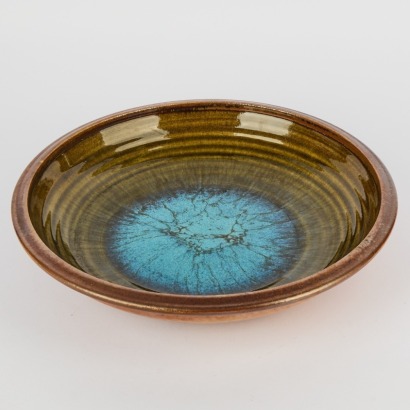A Hinau Pottery Bowl by Robin Anderson