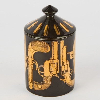 A Fornasetti Pistole Nero Candle