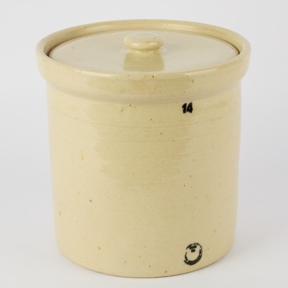 A Size 14 Timaru Stoneware Crock With Lid