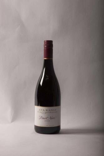 (1) 2006 Ata Rangi Pinot Noir, Martinborough