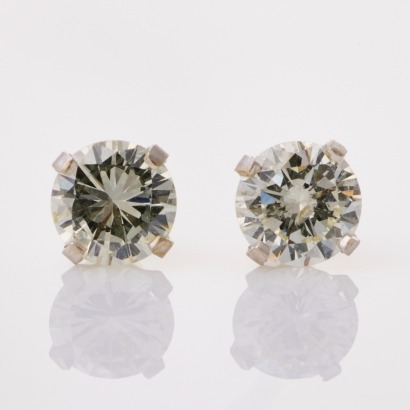 14ct White Gold, 4.9mm Diamond Stud Earrings