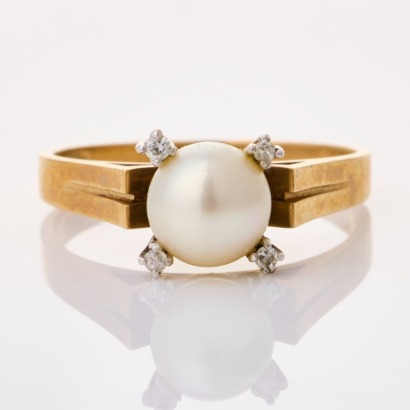 9ct Yellow Gold, Pearl / Diamond,Ring