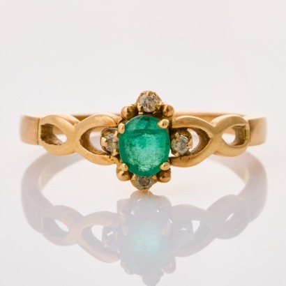 18ct Yellow Gold, Vintage. Oval Emerald / .04ct Diamond Ring