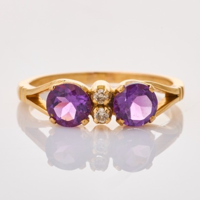 18ct Yellow Gold, Vintage, Amethyst / .03ct Diamond Ring