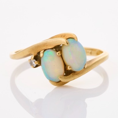 10ct Yellow Gold, Vintage, Opal / 01ct Diamond Ring