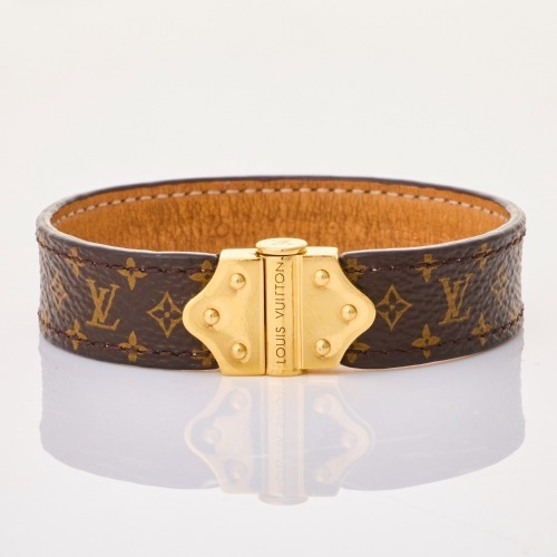 Louis Vuitton, Nano Monogram Spirit Bracelet with Box, Size 19