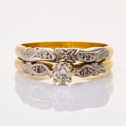 18ct Yellow Gold, .15ct Diamond Solitaire Band Set, circa 1990's