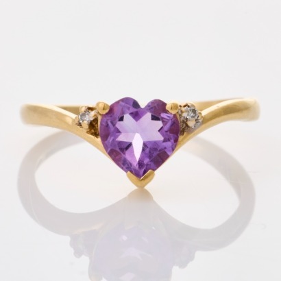 9ct Yellow Gold, Heart Shaped Amethyst / 0.01ct Diamond Heart Ring