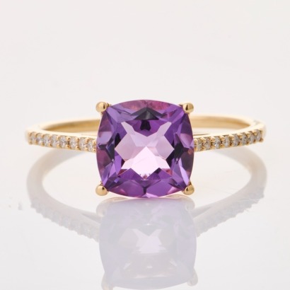 10ct Yellow Gold, 0.10ct Diamond / Amethyst Dress Ring