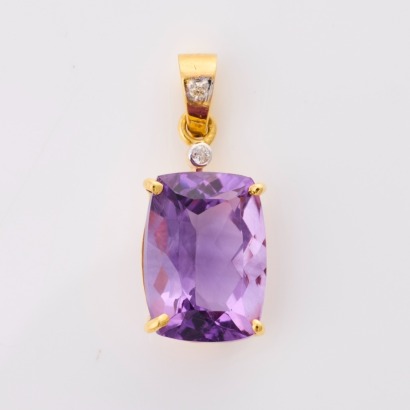 14ct Yellow Gold, 4.50ct Amethyst / 0.03ct Diamond Pendant
