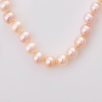 9ct Yellow Gold, 44cm Strand of 5.5mm Akoya-Type Pearls