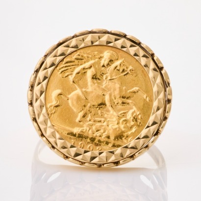 9ct Yellow Gold, Signet Ring, set with 22ct Yellow Gold, 1902 Half Sovereign Coin