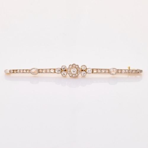 Antique, Late Victorian, 1.92ct Bar Brooch (circa 1900)