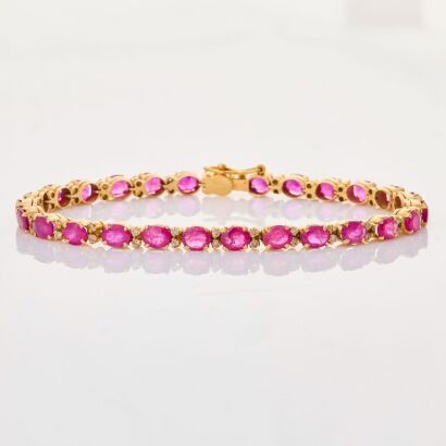 18ct Yellow Gold, 8.58ct Ruby /.38ct Diamond Bracelet