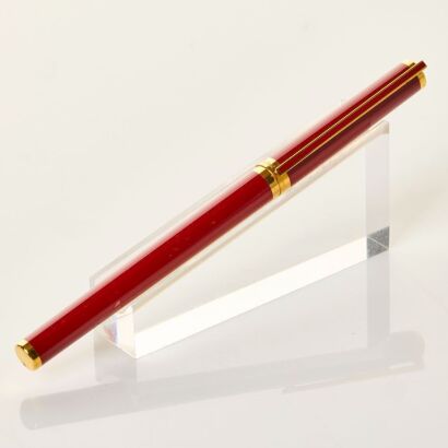 S.T. Dupont Red Chinese Lacquer and Gold Plated Fountain Pen