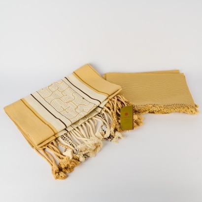 A Six Person Table Setting By Kuskaya Peru