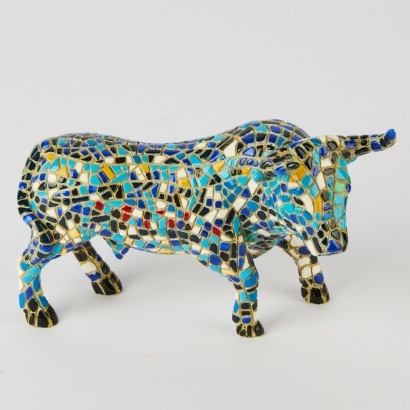 A Toros Barcinos Mosaic Cow