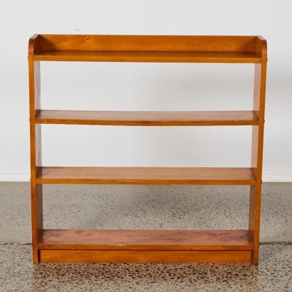 A Retro Rimu Bookshelf