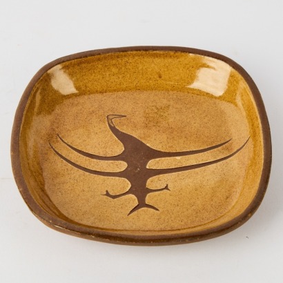 A Dorothy Ewart Dish, NZ