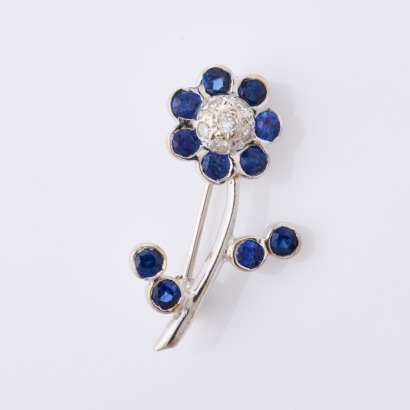 18ct White Gold, .88ct Sapphire / .09ct Diamond Sunflower Design Brooch