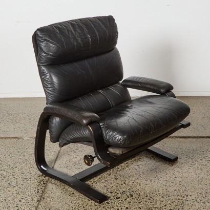 A Leather Recliner Chair by Gerald Easden for Module International
